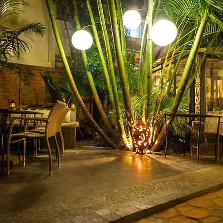 Hotel Restaurant La Ribaudiere Антананариву Экстерьер фото