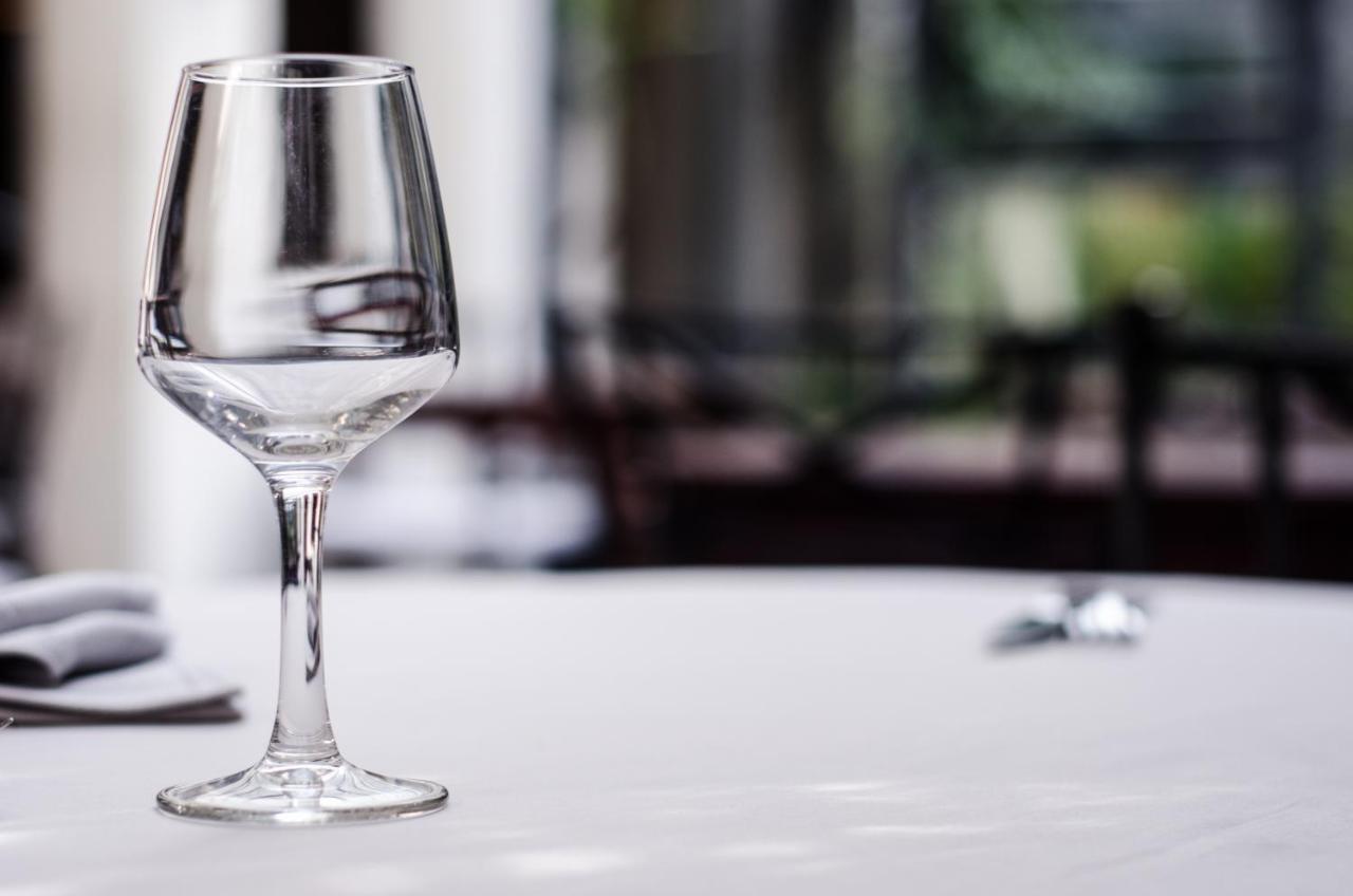Hotel Restaurant La Ribaudiere Антананариву Экстерьер фото
